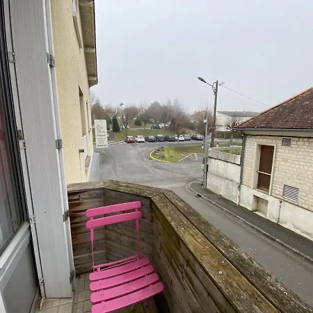 Apartment T2 En Centre-ville Avec Balcon Et Wi-fi Proche Des Thermes - La Roche-Posay