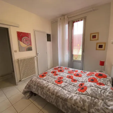 T2 En Centre-ville Avec Balcon Et Wi-fi Proche Des Thermes - Apartment *
