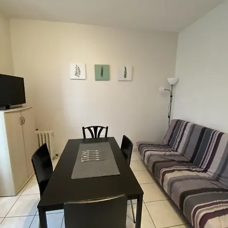 T2 En Centre-ville Avec Balcon Et Wi-fi Proche Des Thermes - Apartment La Roche-Posay