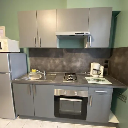 Apartment T2 En Centre-ville Avec Balcon Et Wi-fi Proche Des Thermes -