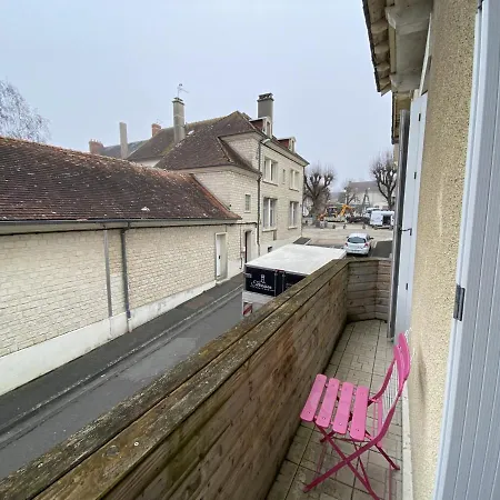 T2 En Centre-ville Avec Balcon Et Wi-fi Proche Des Thermes - *