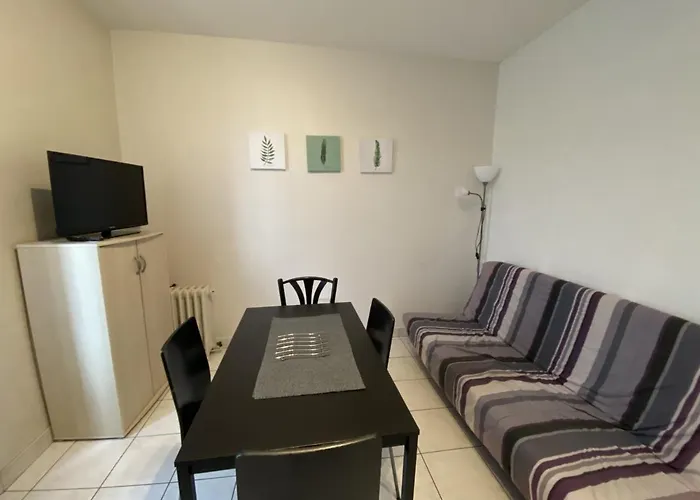 T2 En Centre-ville Avec Balcon Et Wi-fi Proche Des Thermes - - Fr-1-541-77 Apartamento La Roche-Posay