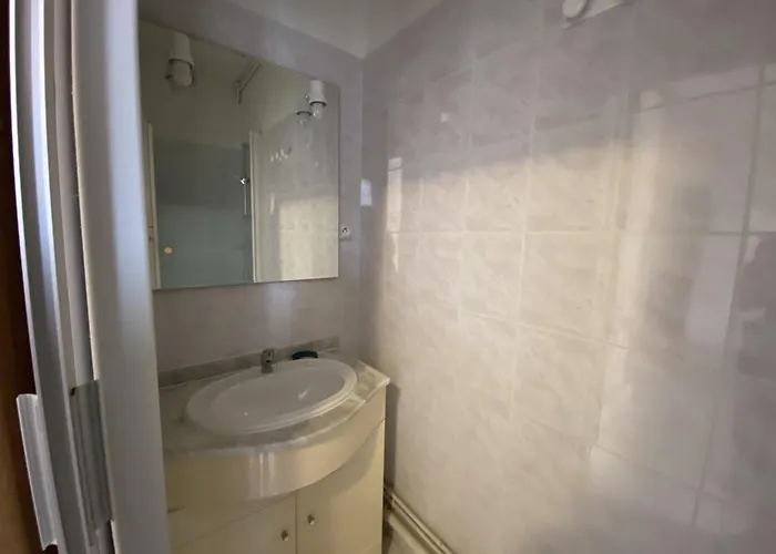 T2 En Centre-ville Avec Balcon Et Wi-fi Proche Des Thermes - - Fr-1-541-77 *